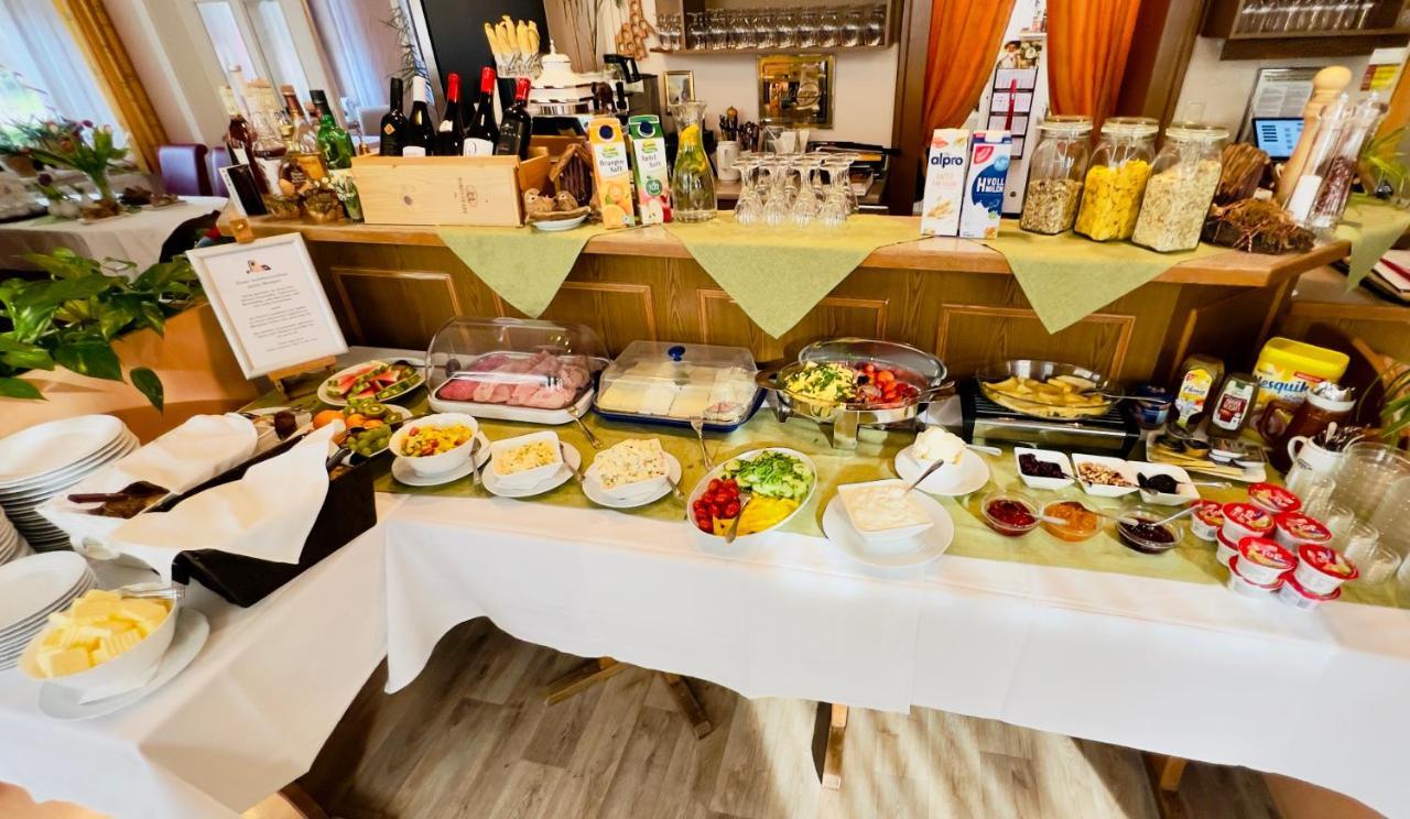 Traditionsgasthaus Goldener Loewe Riesa Restaurant & Pension Kültér fotó