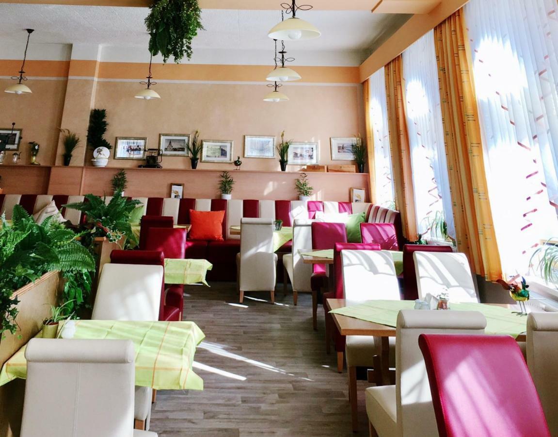 Traditionsgasthaus Goldener Loewe Riesa Restaurant & Pension Kültér fotó